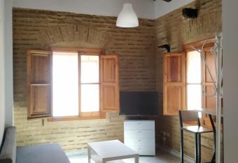 Apartamentos con encanto en pleno casco antiguo RON allows 18 year olds to book a room