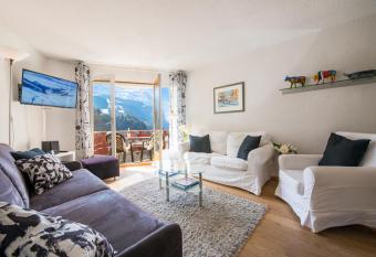 Eiger Residence has Balcony rooms