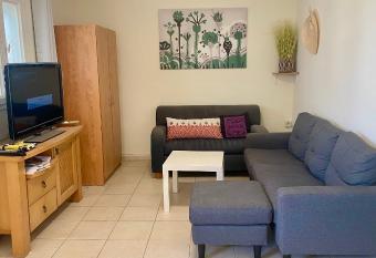 Best Location! University, Soroka, Park, Pubs allows 18 year olds to book a room