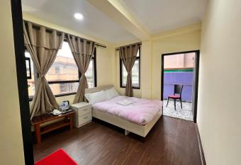 Lasa Kusa Homestay has Balcony rooms