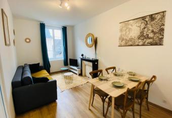 L   l  gant au c  ur de Dives sur mer allows 18 year olds to book a room