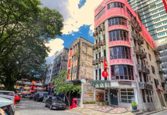 Hotel Seniman allows 18 year olds to book a room