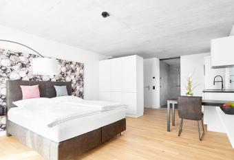 livisit bergapartments allows 18 year olds to book a room