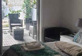 Oporto Grace City allows 18 year olds to book a room