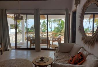 Moyo House has Balcony rooms