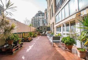 360 Hostel Borne has Balcony rooms