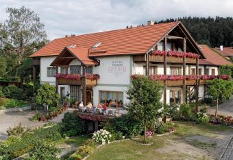 Landhotel Gruber has Balcony rooms