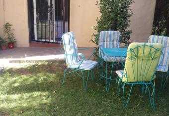 La casita de lavandas allows 18 year olds to book a room