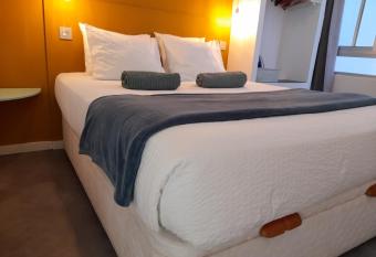 LAS CANTERAS BEACH - moderno estudio cerca del mar allows 18 year olds to book a room