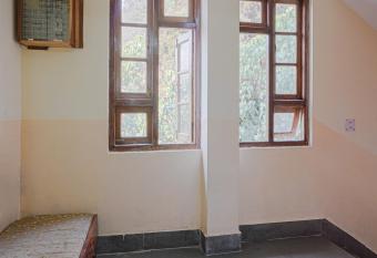 Capital O 87550 Hotel Ridgeway allows 18 year olds to book a room