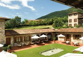 Relaisfranciacorta allows 18 year olds to book a room