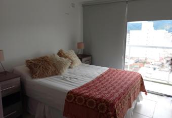 Dpto Cielo de los Poetas allows 18 year olds to book a room