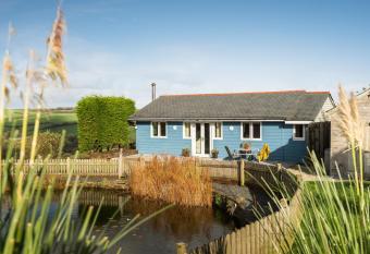 The Hut allows 18 year olds to book a room