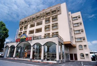 Jing Ai Hotel allows 18 year olds to book a room