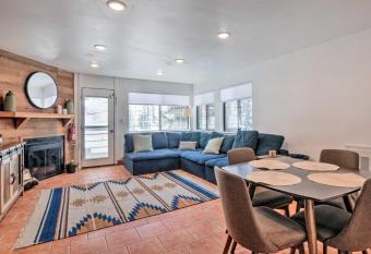 Ski-In and Ski-Out Brian Head Condo with Hot Tub! has Balcony rooms