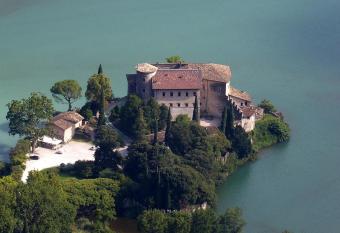 Castel Toblino Apartments has Balcony rooms
