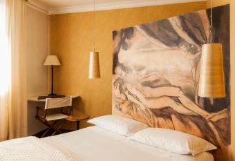 Charming Hotel dei Chiostri has Balcony rooms