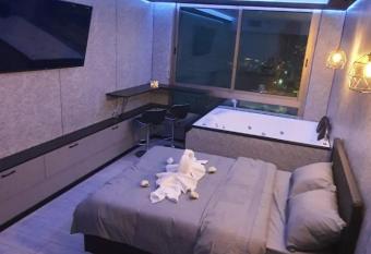                  /         C allows 18 year olds to book a room