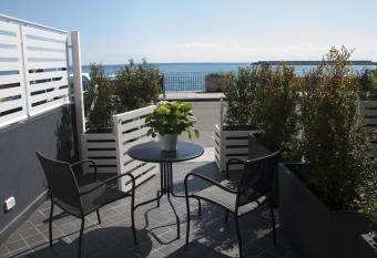 AG Luxury Rooms has Balcony rooms