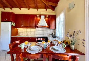 Angelina Apartment has Balcony rooms