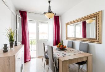 Piso 3 dormitorios HL Gines a 10 has Balcony rooms