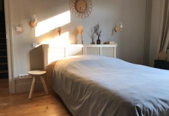 La Savonnerie Chambre d h  tes chez l habitant allows 18 year olds to book a room