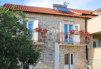 B&B Donji Humac has Balcony rooms