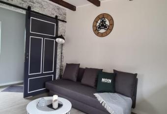 Tiny House S  dliches Friesland-FRI Natur erleben has Balcony rooms