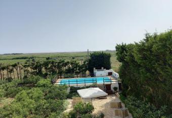 Baglio Span   - Antiche Dimore di Sicilia allows 18 year olds to book a room