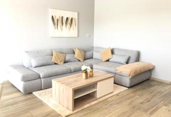 LOFT EVASION , Parking gratuit , 5 min Auxerre allows 18 year olds to book a room