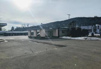 Relax Inn Bradford allows 18 year olds to book a room