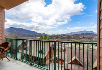 A View to Remember - Mountain Views, Resort Pools! has Balcony rooms