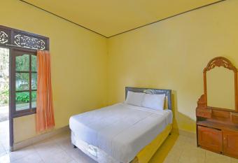 OYO 91100 Pondok Kusuma Wisata allows 18 year olds to book a room