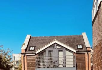 The Apartment at St Georges Terrace has Balcony rooms