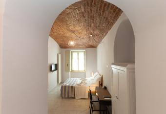 B&B Torino Arcuri allows 18 year olds to book a room