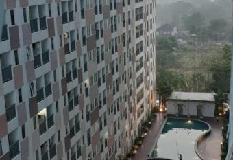 Red Dragon Apartel Apartemen Grand Sentraland Karawang has Balcony rooms