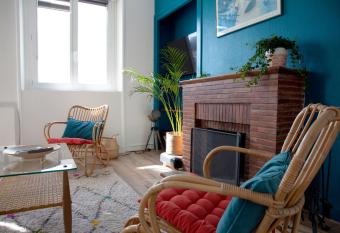 L EMERAUDE has Balcony rooms