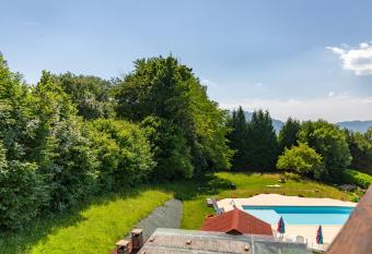 Appartement le Revard has Balcony rooms