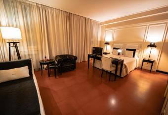 Santa Maria Foris has rooms with a private hot tub