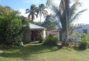 GITE LOCA has Balcony rooms