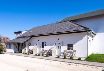 Chesscom Apartments has Balcony rooms