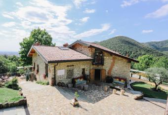 AGRITURISMO CA  FENILE has Balcony rooms