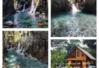 La Caba  a de Bella has Balcony rooms