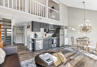 Waterview At Fall Creek has Balcony rooms