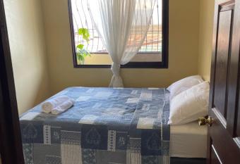 Luxurious Central Apt 5 minutes from the airport has Balcony rooms