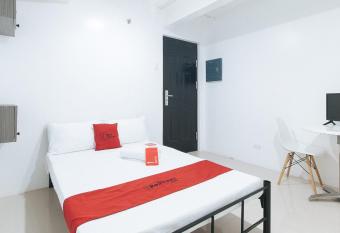 RedDoorz at Art Place Las Pinas allows 18 year olds to book a room