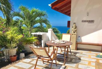 Hilltop South - Villa Bougainville has Balcony rooms