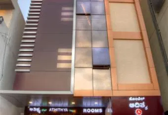 OYO 87355 Sbr Residence allows 18 year olds to book a room