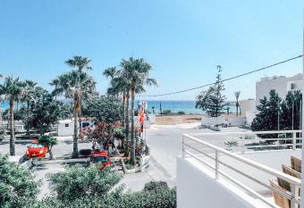 Panas Villas allows 18 year olds to book a room