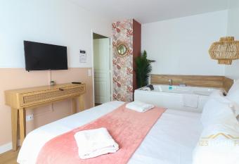 123home- Garden & Spa has Balcony rooms